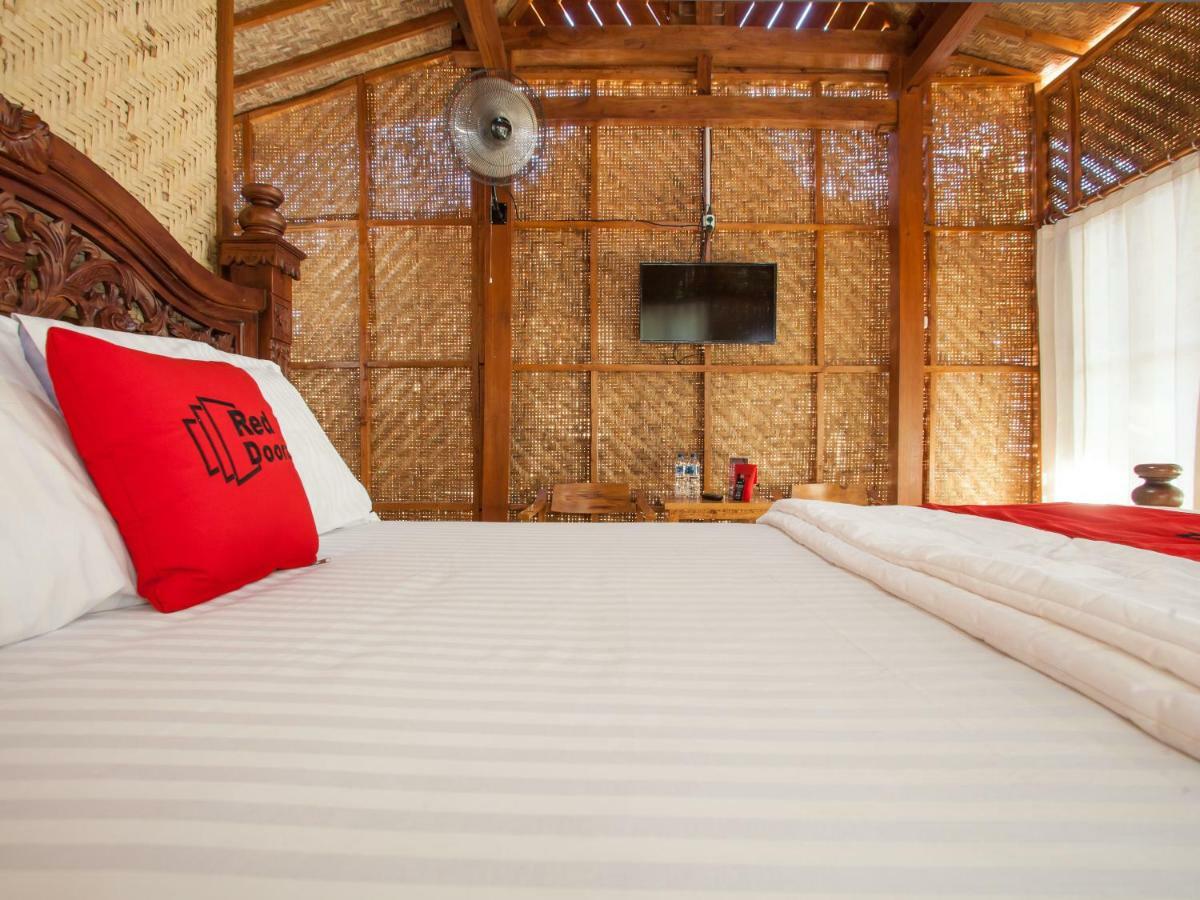 Reddoorz Near Banyuwangi Kota Train Station Hotel Exterior photo