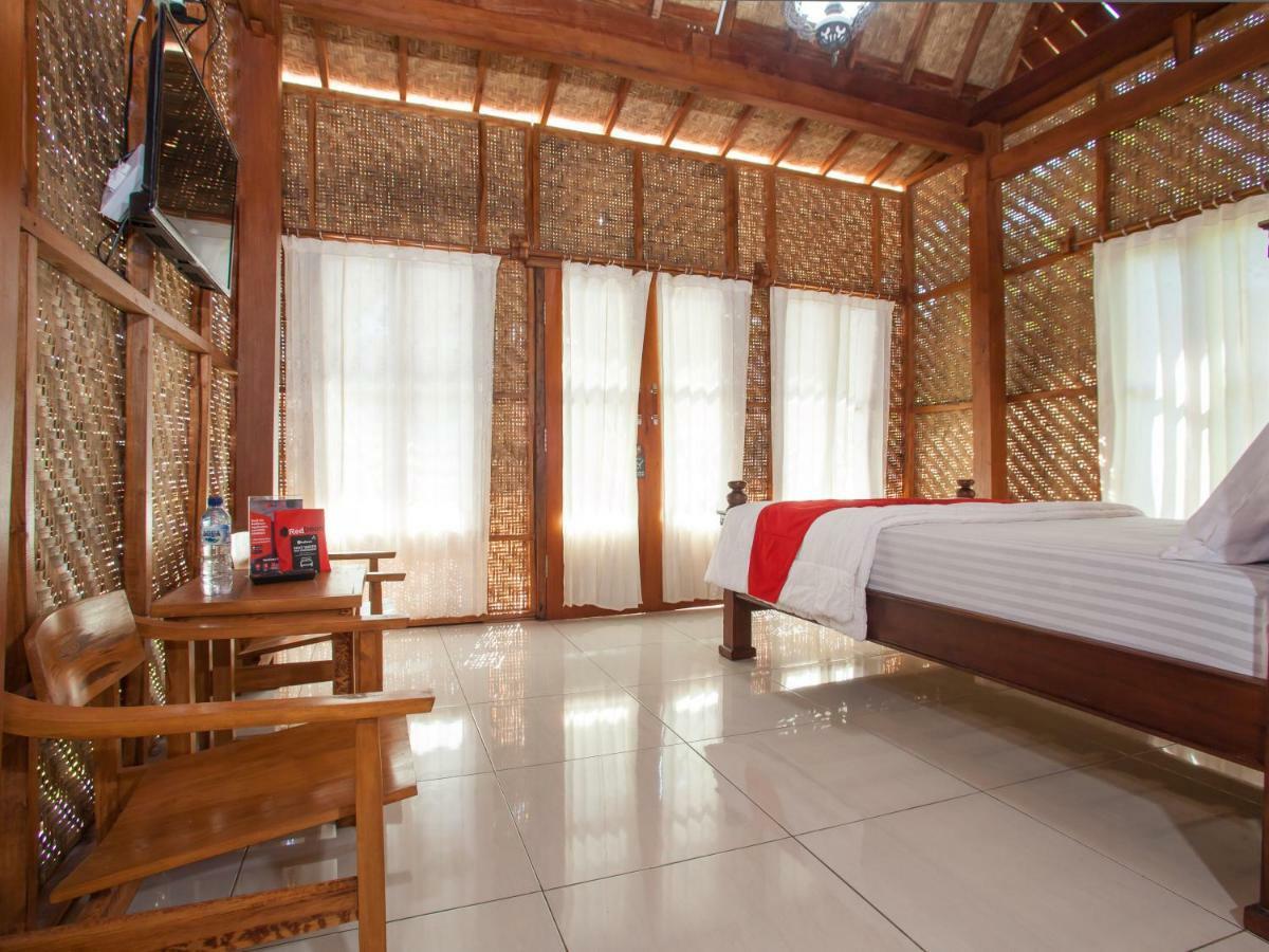 Reddoorz Near Banyuwangi Kota Train Station Hotel Exterior photo