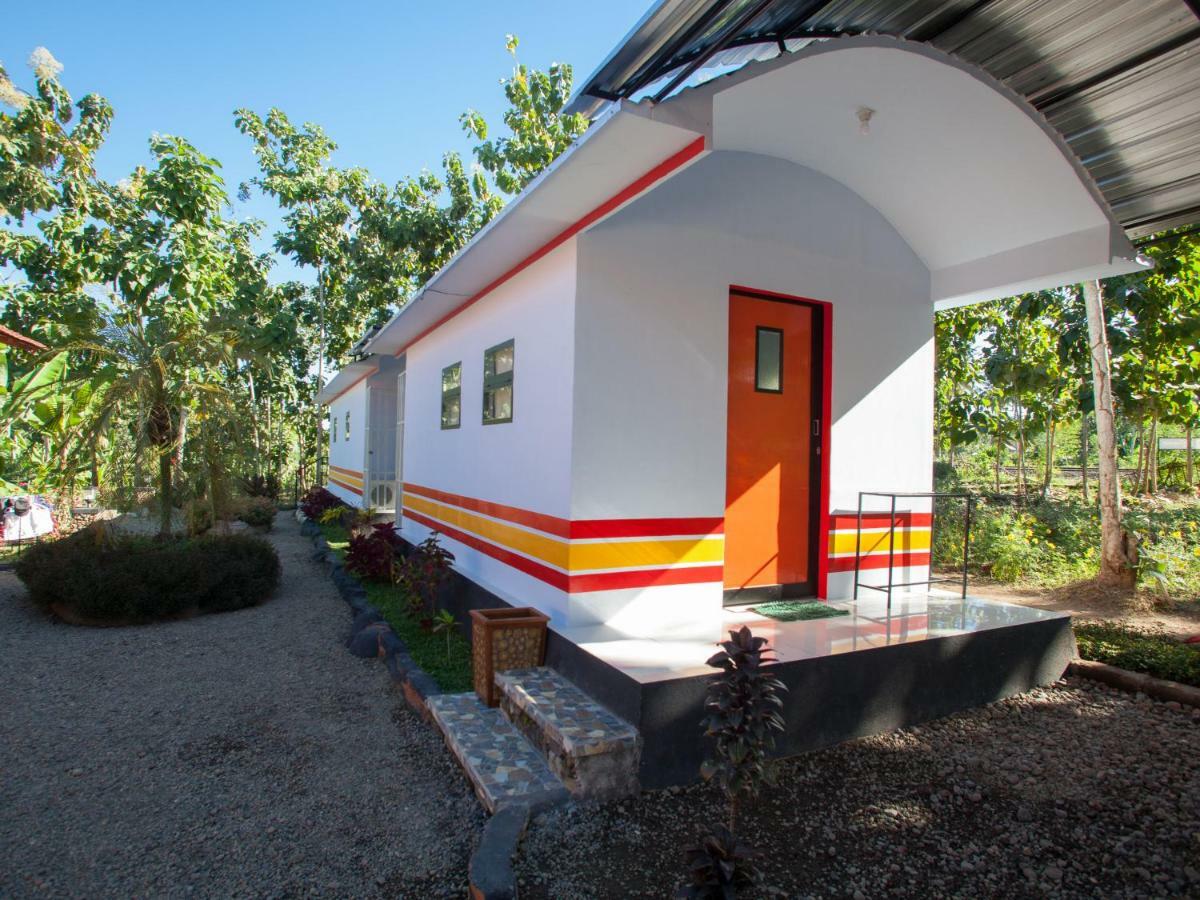 Reddoorz Near Banyuwangi Kota Train Station Hotel Exterior photo