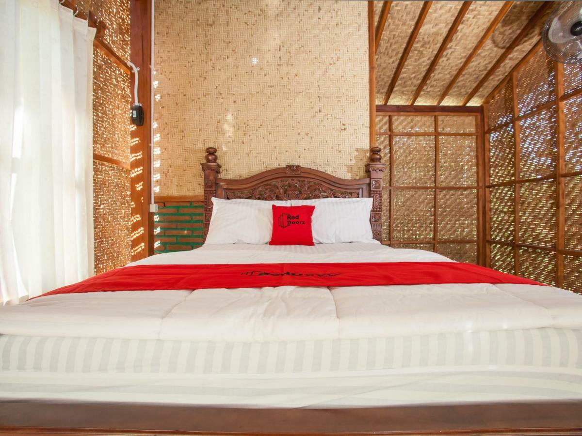 Reddoorz Near Banyuwangi Kota Train Station Hotel Exterior photo